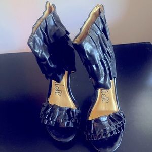 Black heels size 10